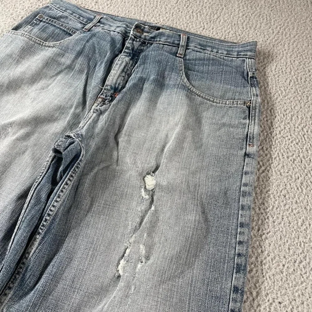 Vintage Southpole Baggy Hip-hop Skate Rave 38 Embroidered Denim Shorts Jorts Y2K - Picture 3 of 6